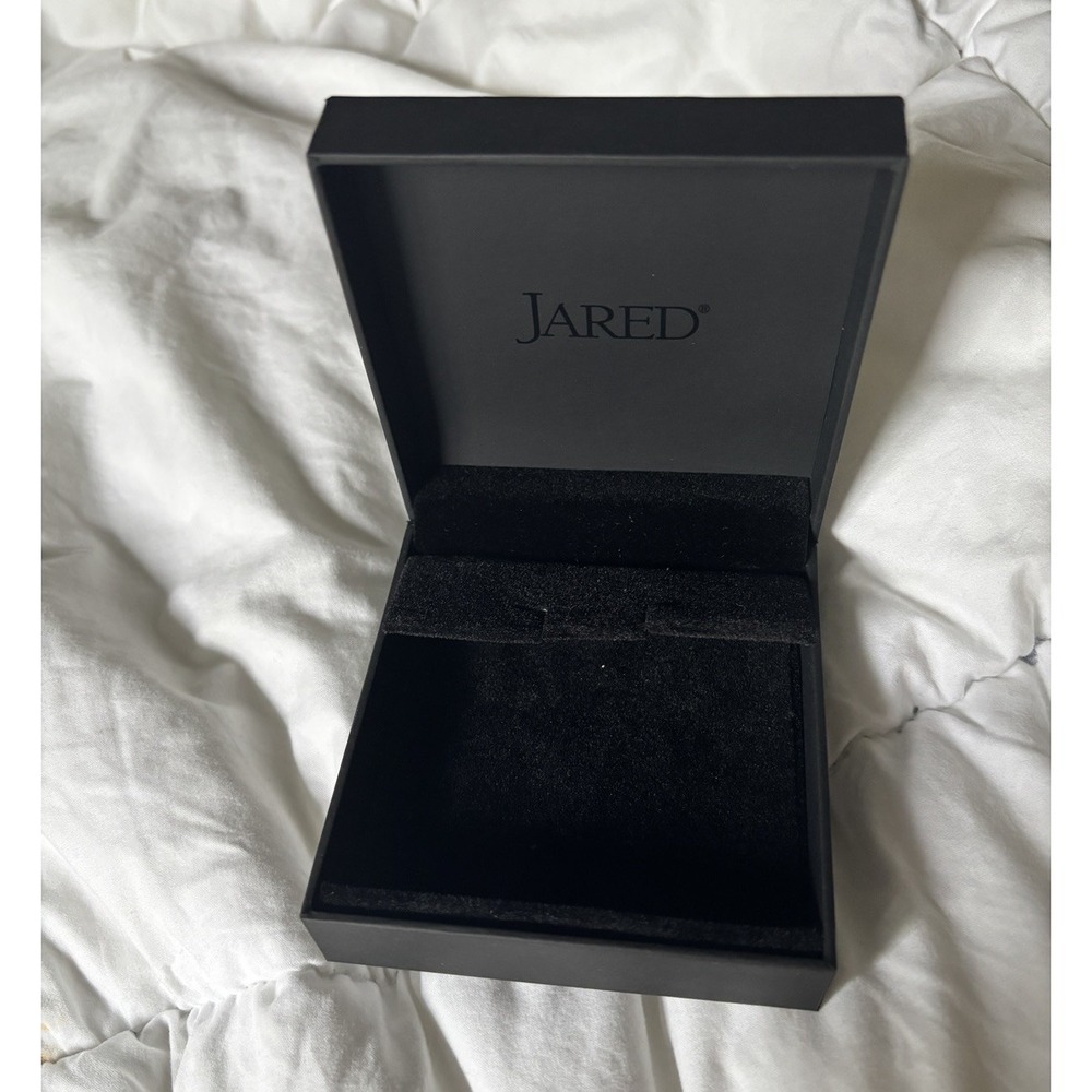 Jared Jewelry Large Universal Earrings Pendant  Necklace Present‎ Gift Box Black